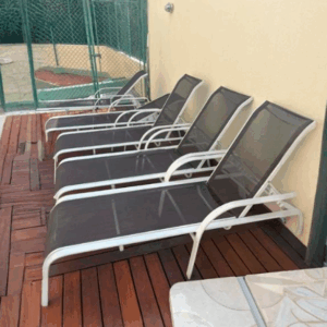 Espreguiçadeiras Tela Sling ideal para área de piscina